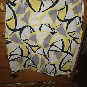 Jones Wear Yellow, Gray & Navy Abstract Print Mini Skirt